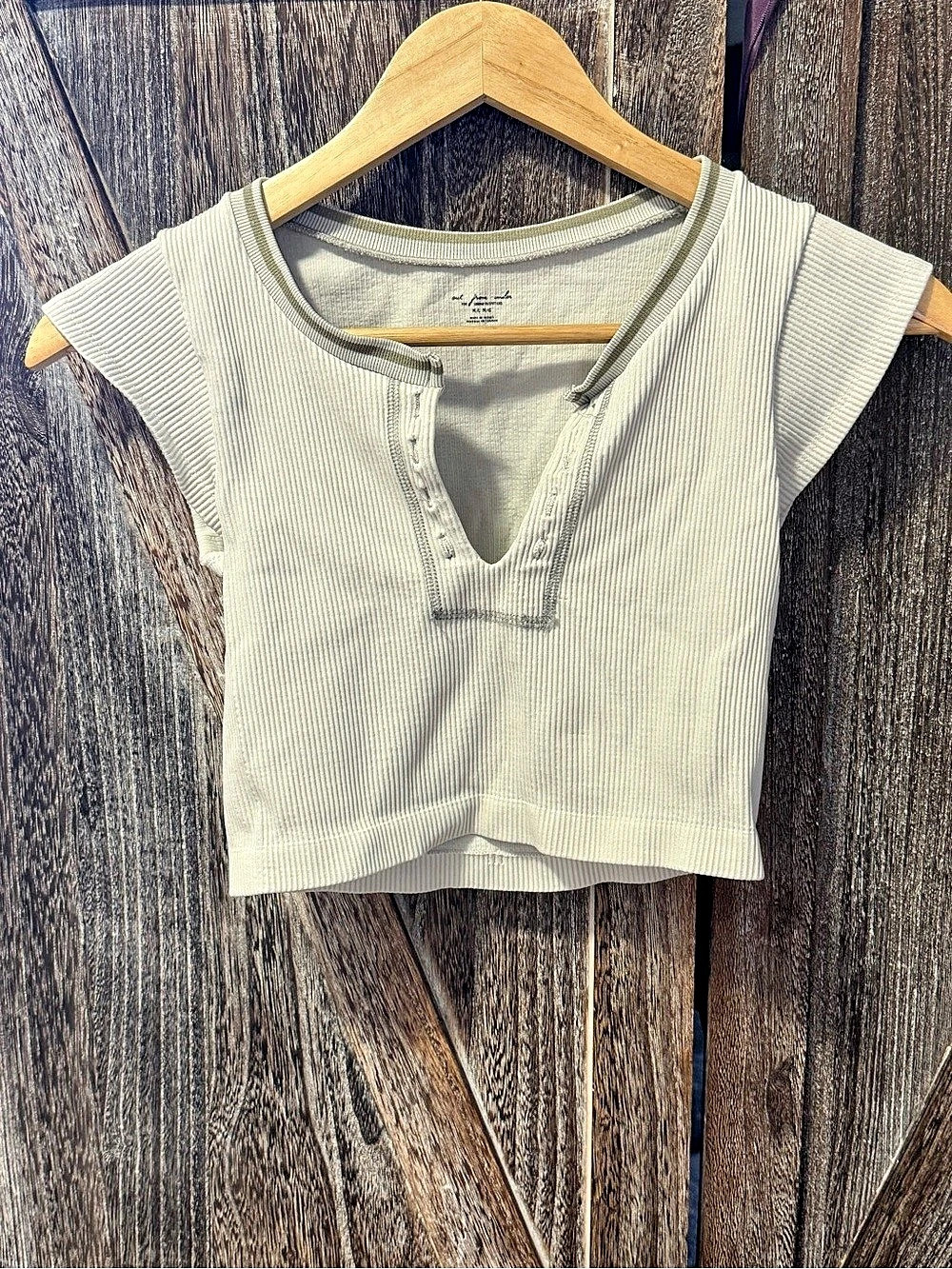 Urban Outfitters ribbed crop top Ribbed Crop Top in Green M/L Like New